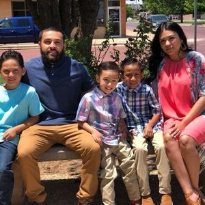 Meet your Posher, Juan-april